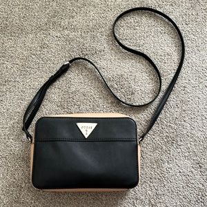 GUESS PURSE